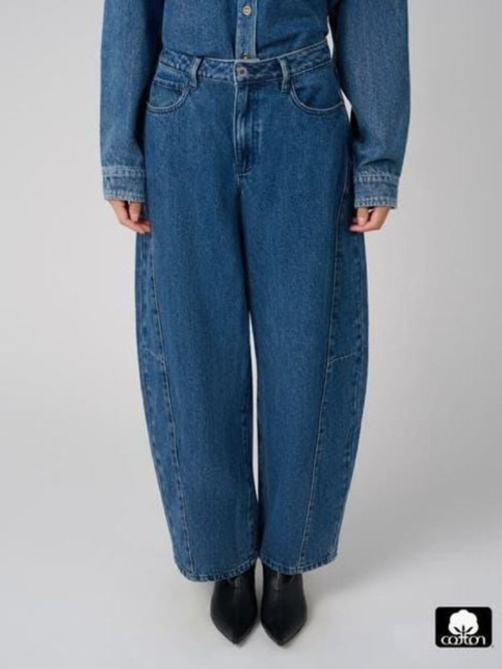 WeWoreWhat Mid Rise Barrel Jeans Size 24 (oversized)